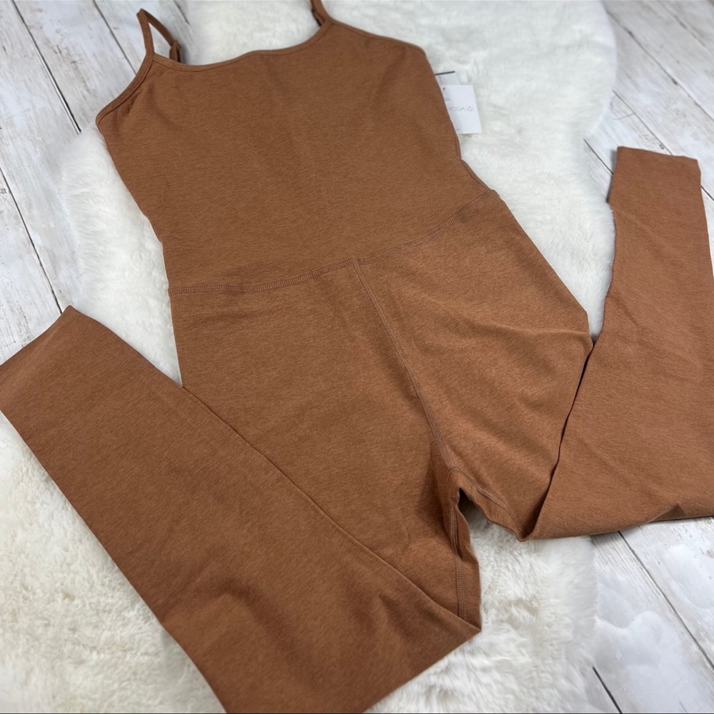NWOT Beyond Yoga Uplevel Space Dye Midi Toffee Brown Stretch Jumpsuit Size M - Picture 3 of 8